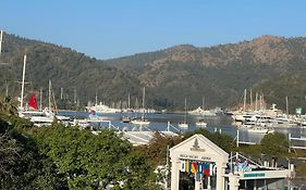 Dedeminn Marina Hotel